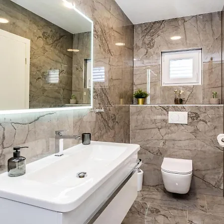 Luxurious In Dalmatia Near Sea 扎顿