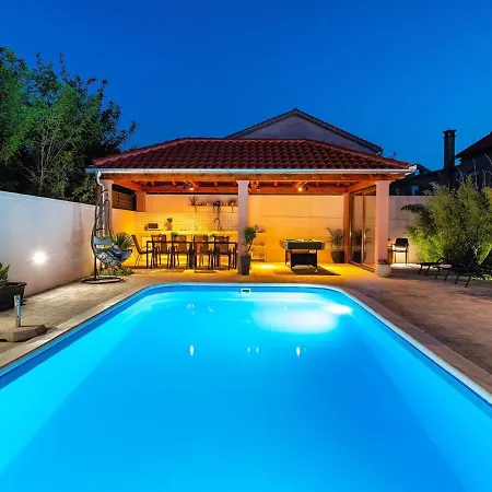 Luxurious In Dalmatia Near Sea 扎顿