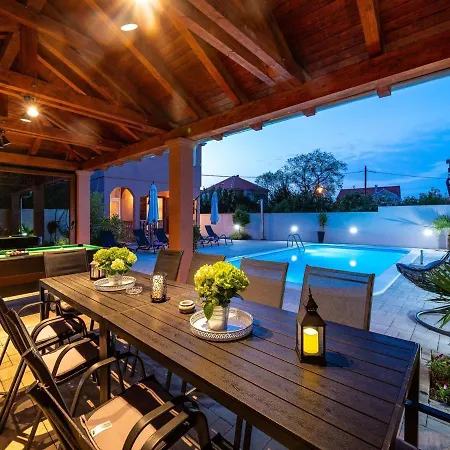 Luxurious In Dalmatia Near Sea 扎顿