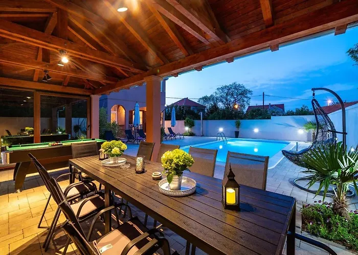 Luxurious In Dalmatia Near Sea ザトン