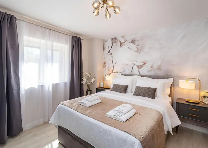 Luxurious In Dalmatia Near Sea *