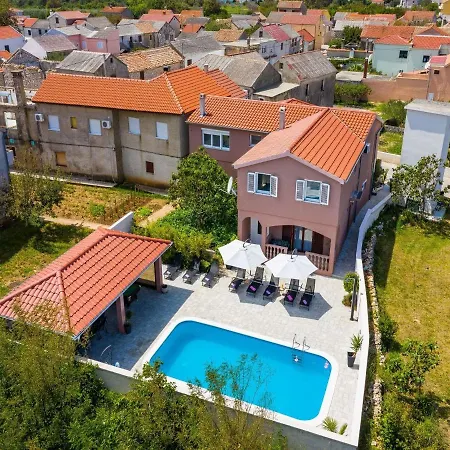 Luxurious In Dalmatia Near Sea * زاتون