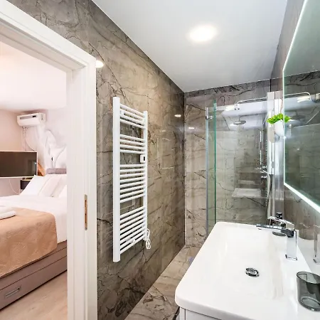 Luxurious In Dalmatia Near Sea * زاتون