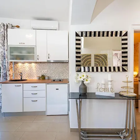 Luxurious In Dalmatia Near Sea * زاتون