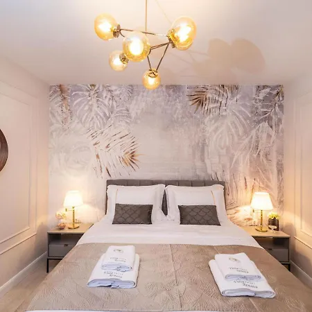 Luxurious In Dalmatia Near Sea