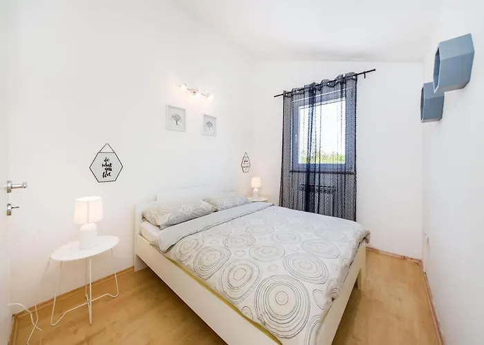 Luxurious In Dalmatia Near Sea *