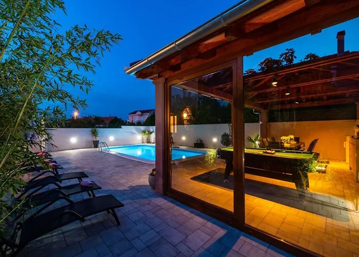 Luxurious In Dalmatia Near Sea