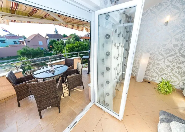 Luxurious In Dalmatia Near Sea